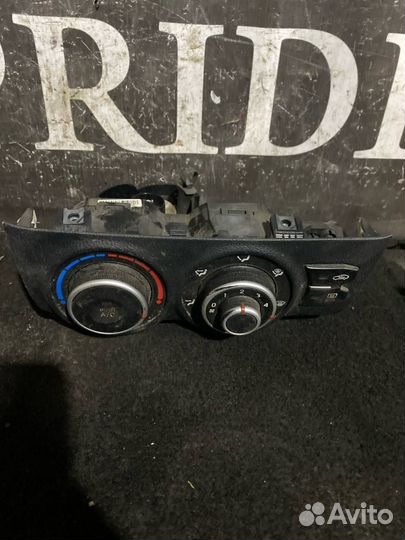 Блок управления климатом Kia Rio 3