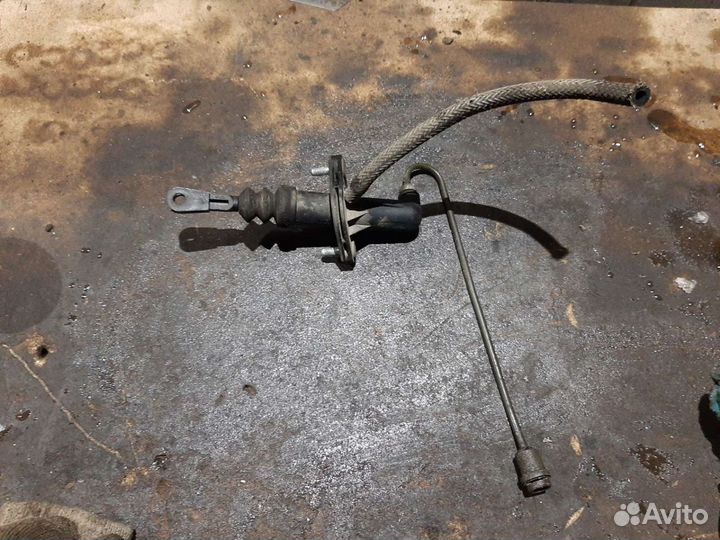 Главный цилиндр сцепления Opel Omega B