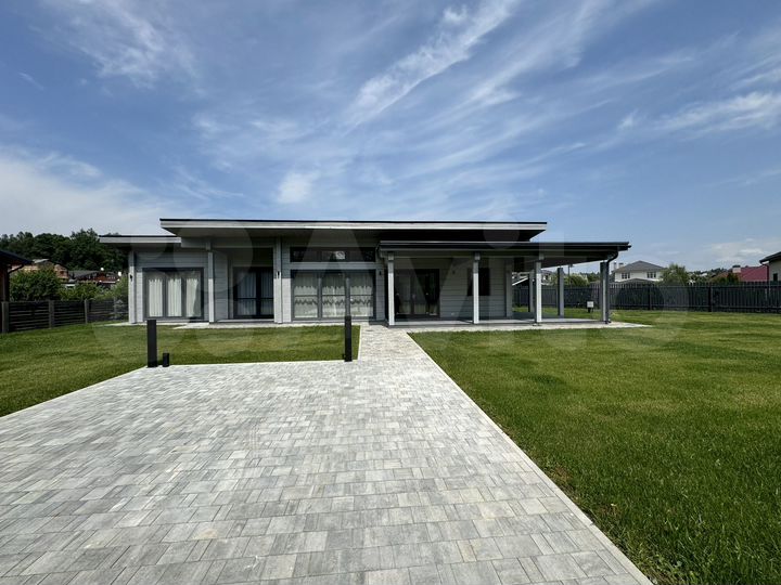 Дом 215 м² на участке 13 сот.