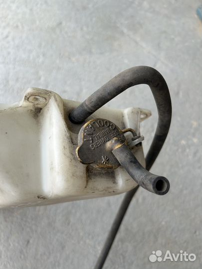 Расширительный бачок Subaru Impreza 1