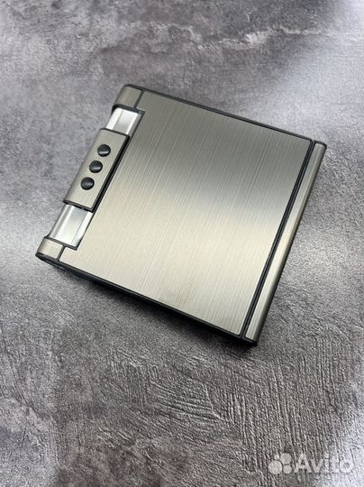 Автоматический портсигар с зажигалкой