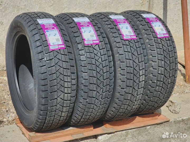 Tourador Winter Pro TSS1 255/55 R20 112