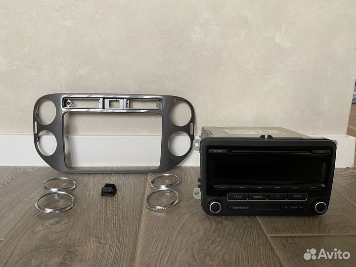 Штатное головное устройство volkswagen tiguan