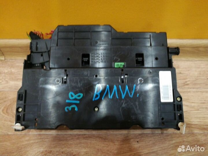 Блок предохранителей салона Bmw 3-Series E46