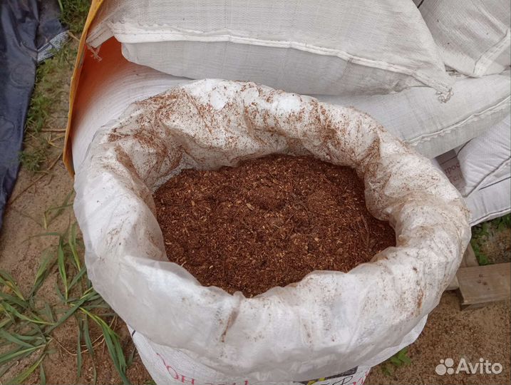 Конский навоз в мешках