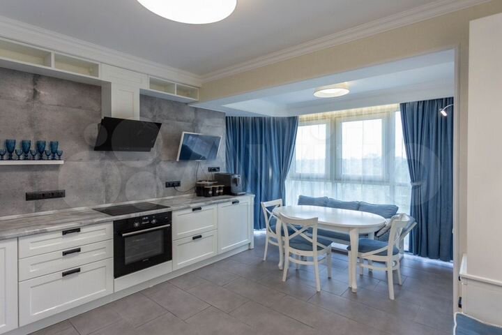 2-к. квартира, 70 м², 3/17 эт.