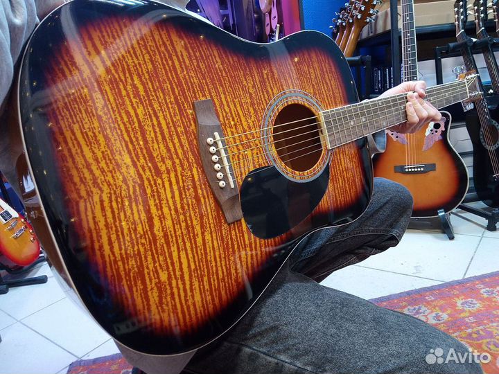 Акустическая гитара