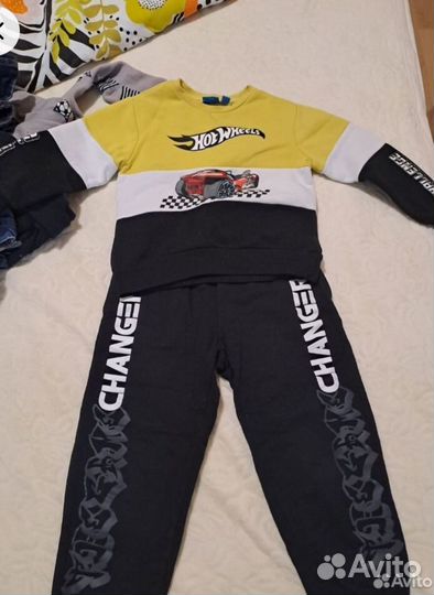 Костюм на мальчика 104