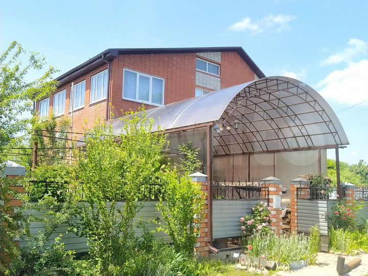 Дом 240 м² на участке 11 сот.