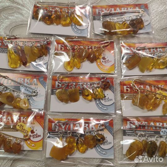 Натур. Янтарь,Булавка на счастье и удачу 5 камней