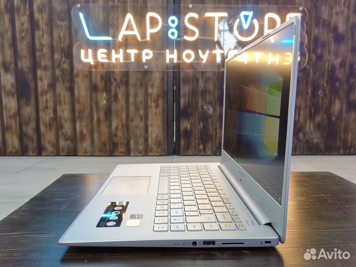 Ноутбук Medion Intel i7-8550U 512GB UHD