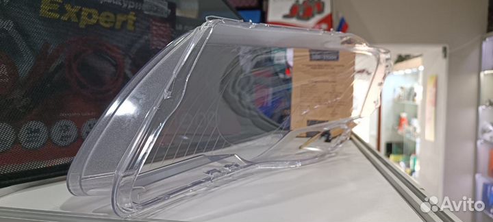 Стекло фары Volkswagen Passat B6 2005-2010