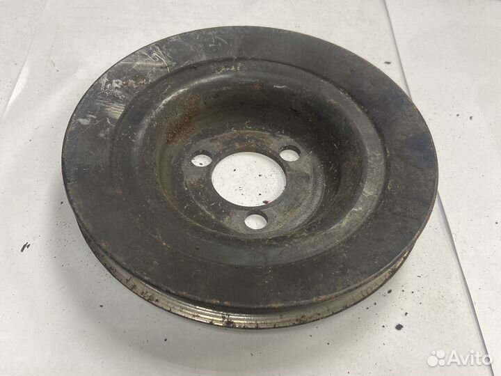 Шкив помпы Vw Passat B3, Golf 2/3 027121031