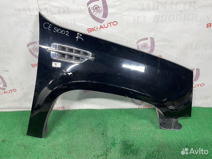 Крыло переднее правое Cadillac Escalade GMT900