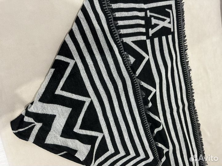 Шарф палантин новый louis vuitton