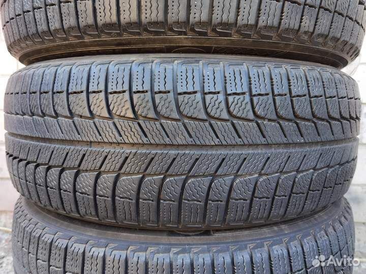 Michelin X-Ice XI3 215/60 R17 96T
