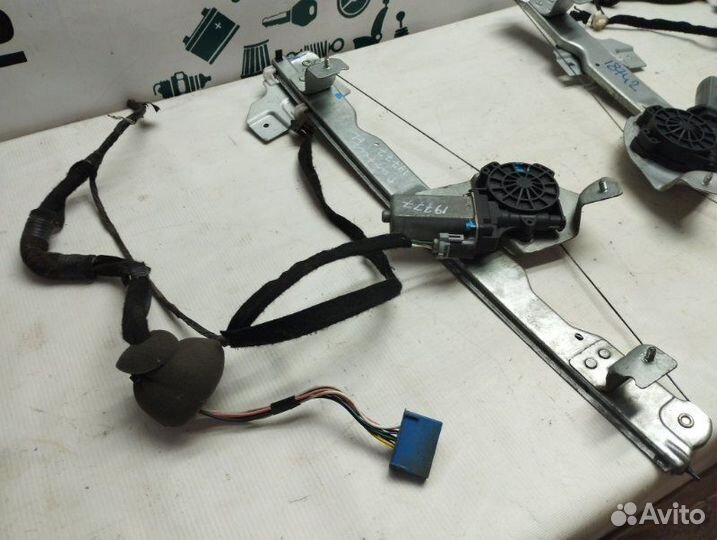 Стеклоподъёмники передние Renault Duster K4MA606