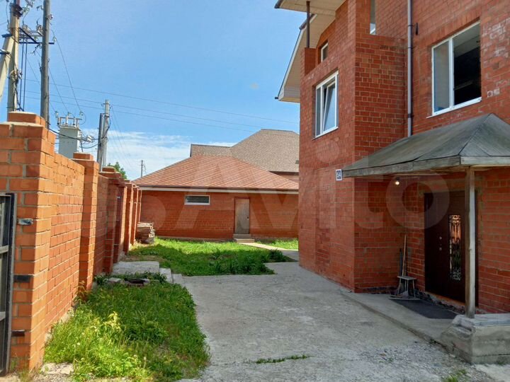 Коттедж 380 м² на участке 16,7 сот.