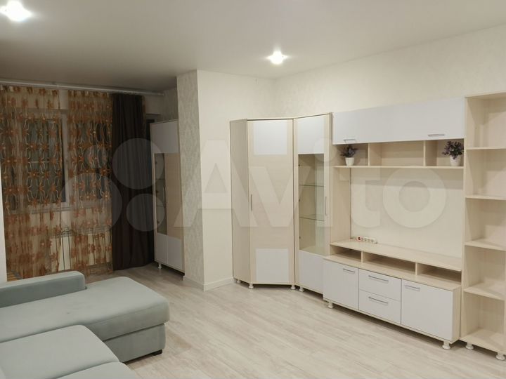 2-к. квартира, 62 м², 1/12 эт.
