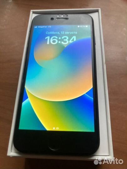 Телефон iPhone se 2020