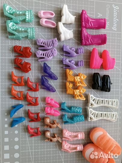 Обувь, аксессуары и мебель для кукол