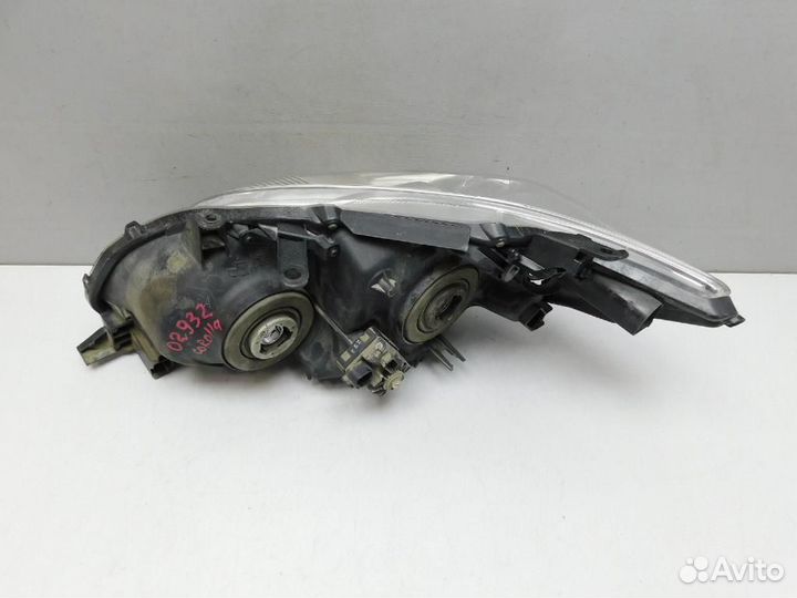 Фара правая Toyota Corolla