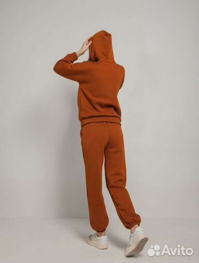 Спортивный костюм новый на флисе