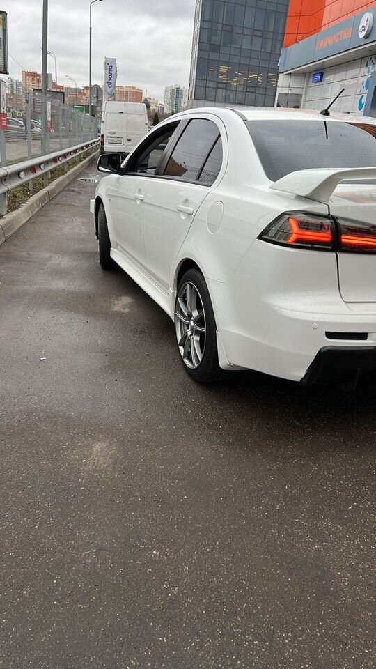 Mitsubishi Lancer: фото владельца