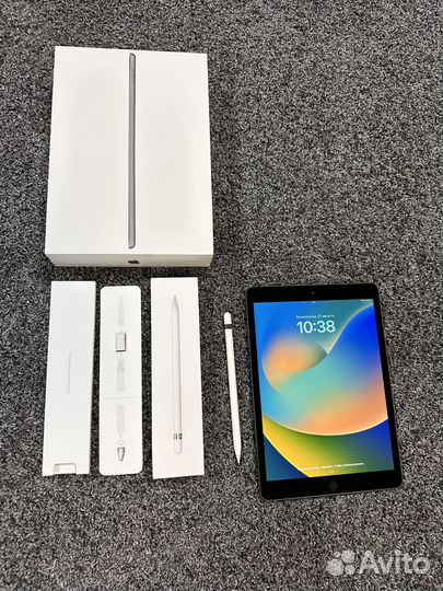 Apple iPad 8 поколения 32GB Wifi + Apple Pencil 1