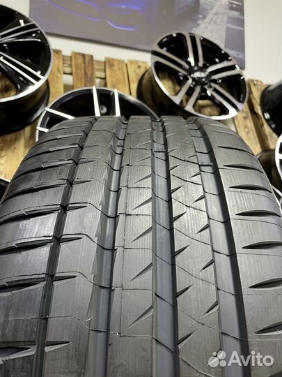 Michelin Pilot Sport 4 S 305/25 R20 97Y