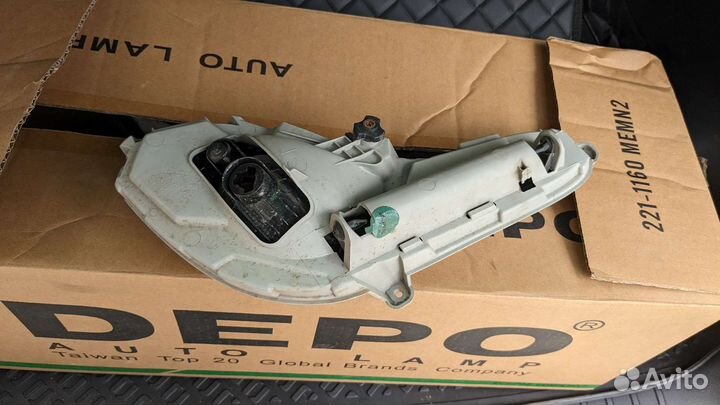 Противотуманная левая фара на Hyundai solaris 1