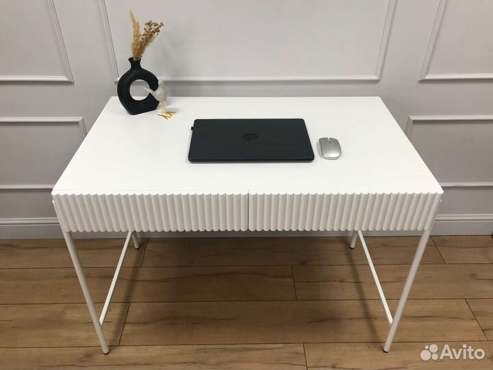 Стол письменный Velvet