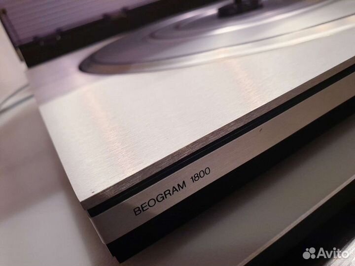 Проигрыватель винила Bang and Olufsen Beogram 1800
