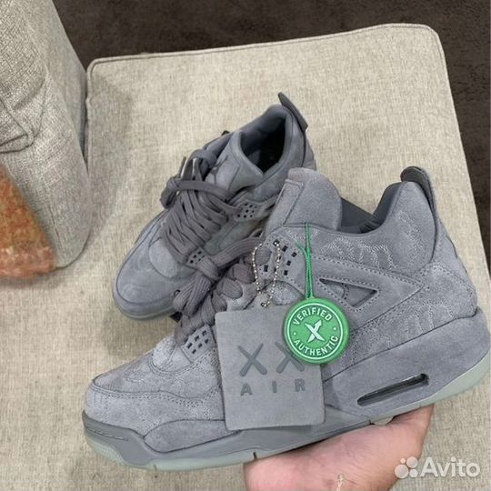 Nike Air Jordan 4 Retro Kaws