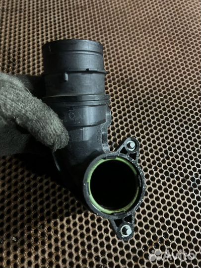 Audi a3 8V 1.4 CXS патрубок впускной 04E129656