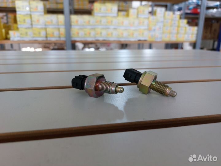 Датчик вкл. задн. хода Chery kimo / QQ6 / tiggo