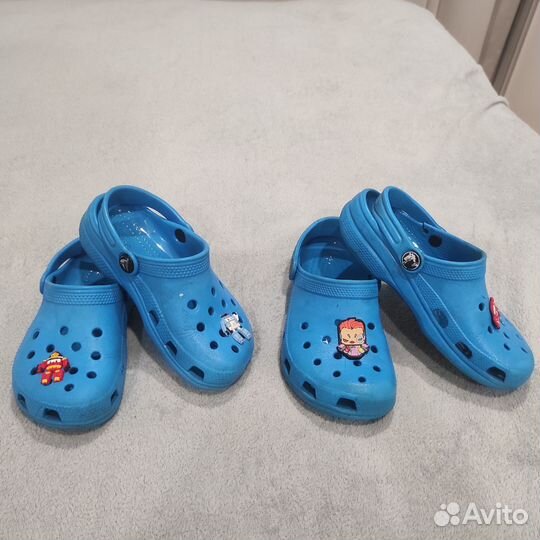 Две пары детских сабо Crocs размеры C11 и 12-13