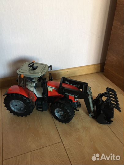 Детский трактор Bruder