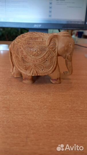 Статуэтка из дерева