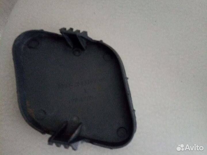 Заглушка буксировочного крюка газель