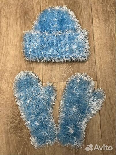 Набор шапка и варежки в стиле y2k