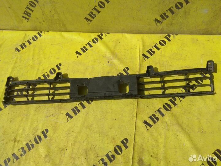 Решетка в бампер Toyota Land Cruiser 200 2008-2021