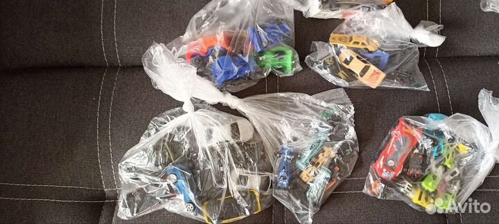 Коллекционные машинки (маленькие)