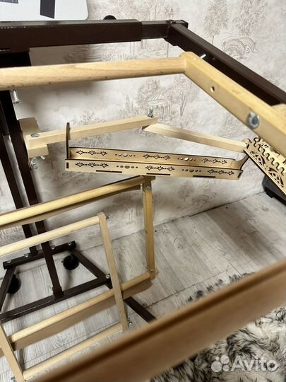 Станок для вышивания напольный