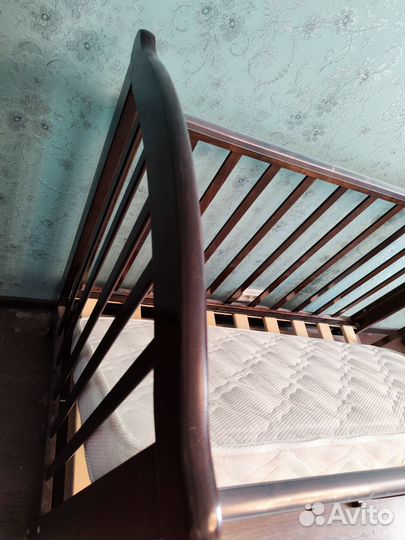 Детская кроватка с маятником Можга