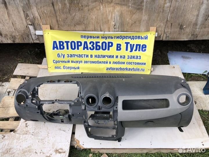 Торпедо Renault Sandero