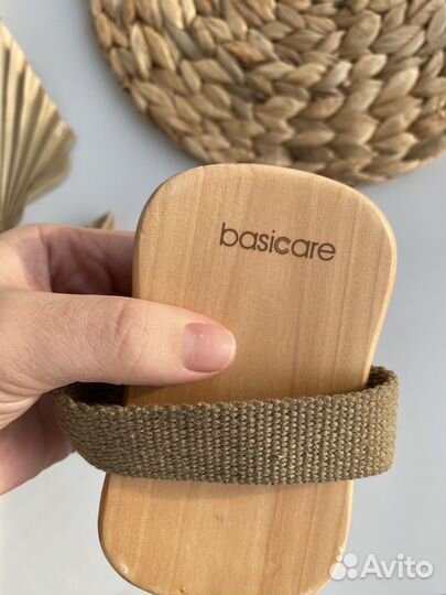 Массажная щетка антицеллюлитная деревянная