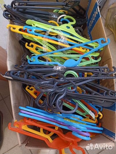 Вешалки плечики