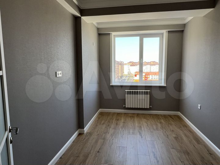 2-к. квартира, 67 м², 8/10 эт.