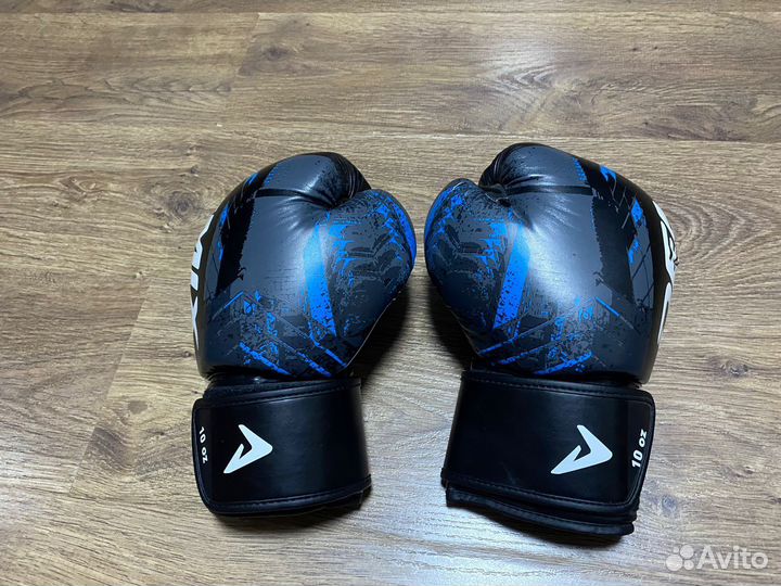 Боксерские перчатки 10 oz Demix